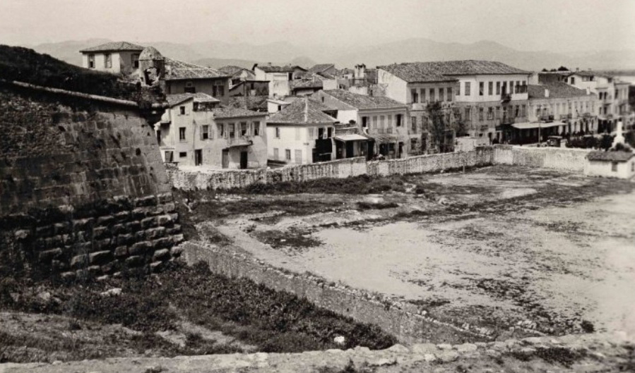 Παλιά φωτογραφία της πόλης του Ναυπλίου