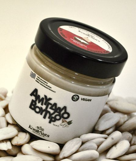 White almond butter is a unique product, made from shelled almonds for a smoother and milder taste. Like the classic, it is 100% Greek and made...