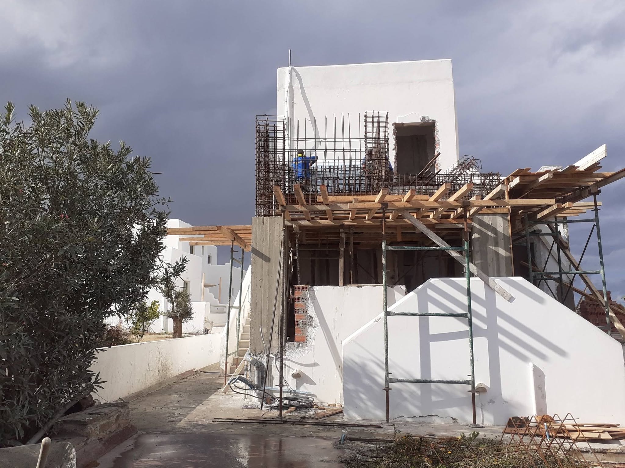 Ανακαινίσεις και οικοδομικές εργασίες στη Νάξο