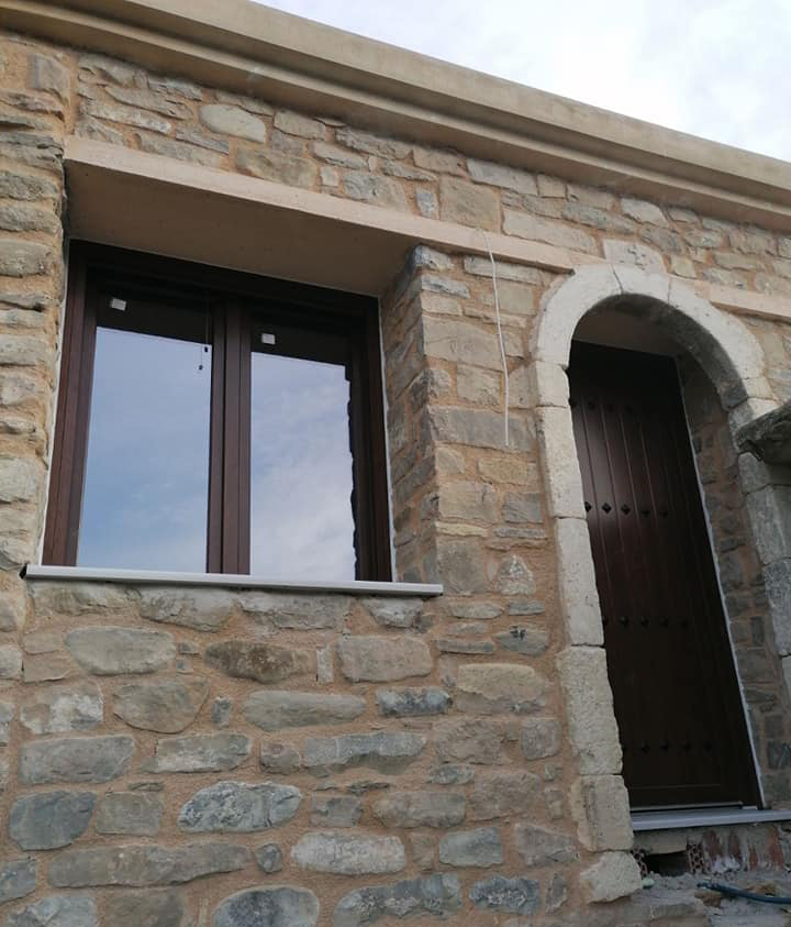 No photo description available.