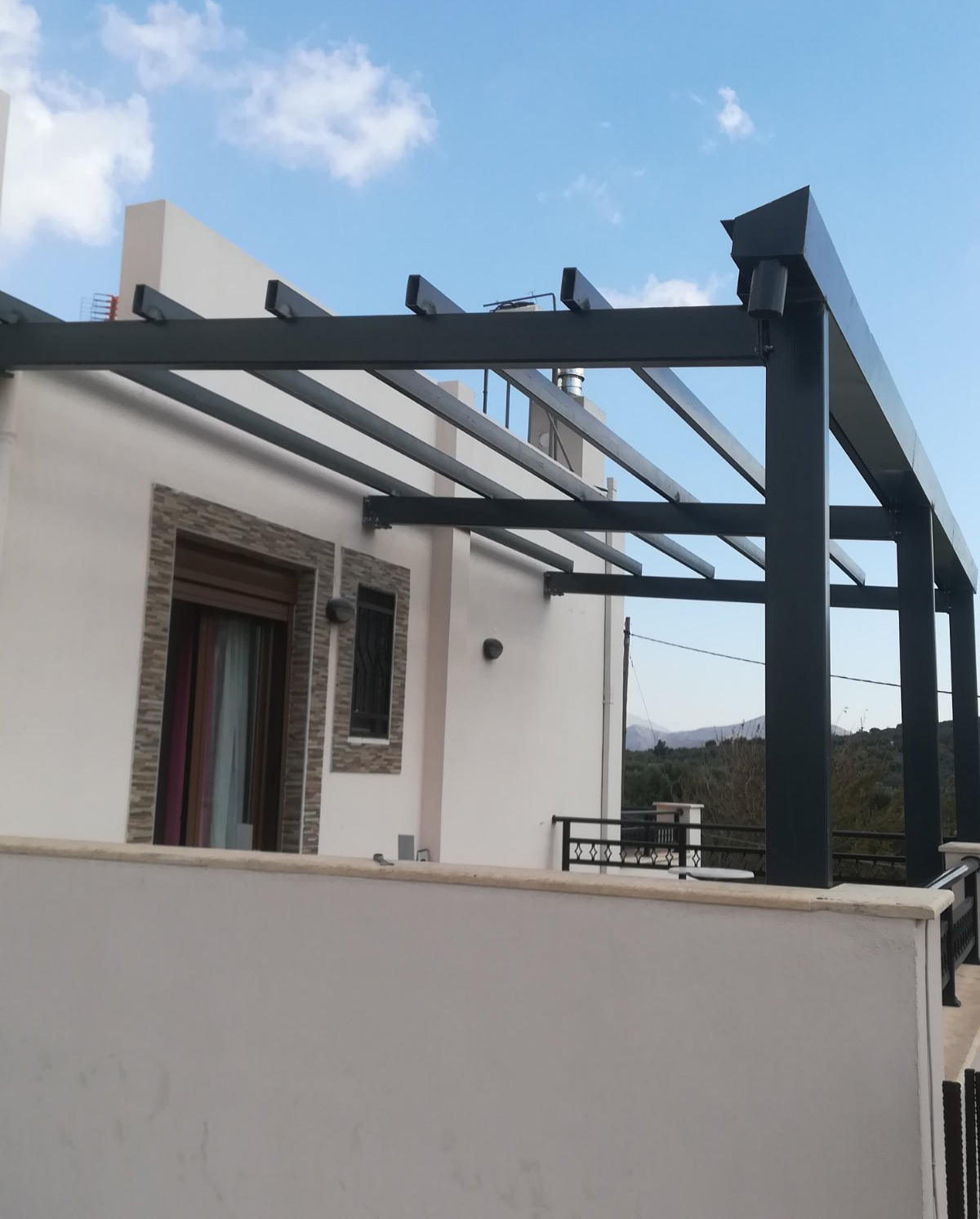 No photo description available.