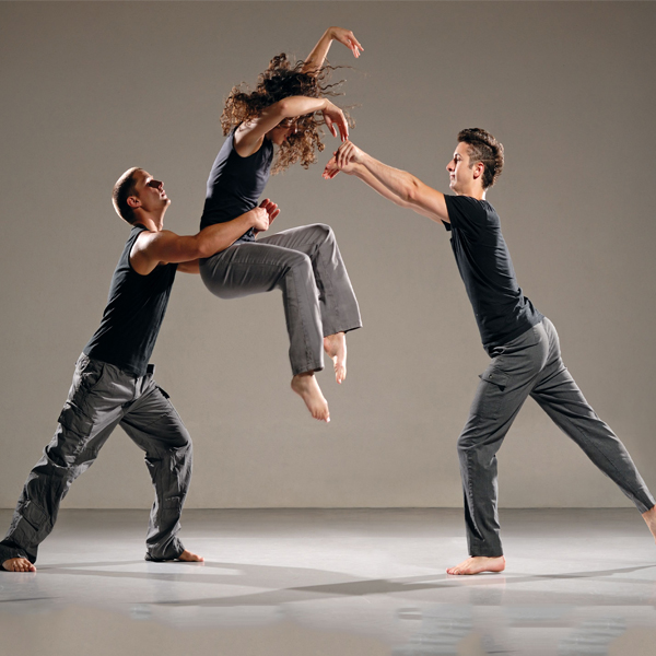 Στην Ελλάδα, ο όρος «μοντέρνος χορός» χρησιμοποιείται για να περιγράψει...(Περισσότερα)