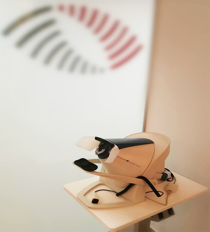 Το Ιατρείο είναι εξοπλισμένο με υπερσύγχρονο οπτικό πεδίο για διάγνωση και παρακολούθηση ασθενών με Γλαύκωμα. 