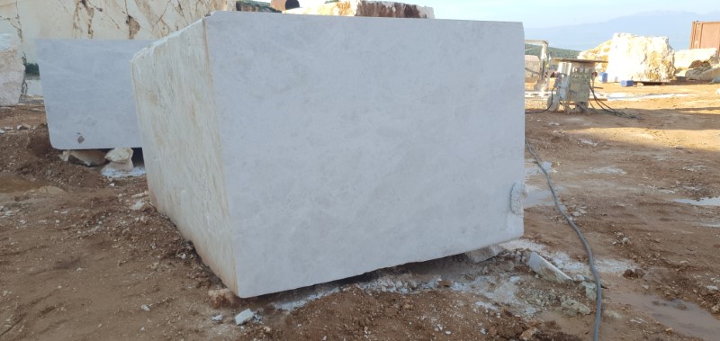 Quarry-Vanilla Beige marble Blocks 