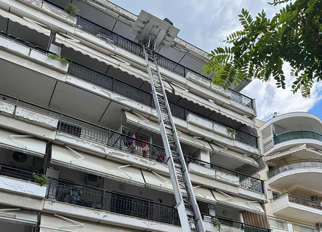 Εργασία ανύψωσης και μεταφοράς αντικειμένων από την επιχείρηση Μελέτης